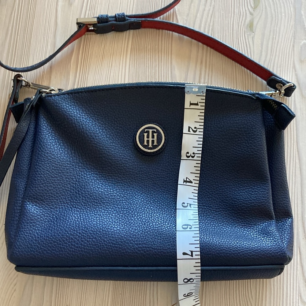 Tommy Hilfiger Navy Red Bag - Picture 13 of 13